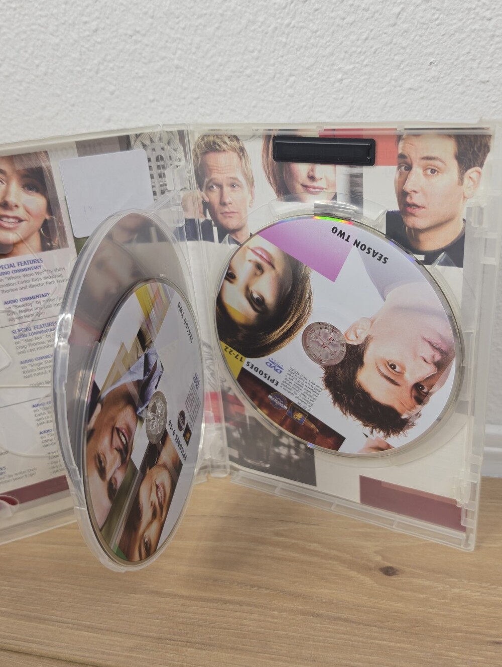 How I Met Your Mother Seasons 1 - 3 DVDs - Picture 8 of 13